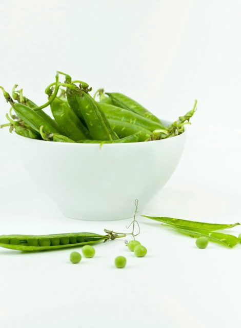 string-beans-on-bowl-768092